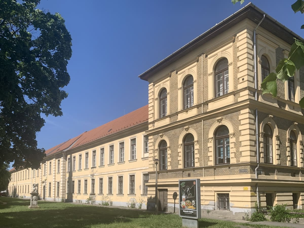VOLT VÁROSI KÖZKÓRHÁZ (I-ES KÓRHÁZ)