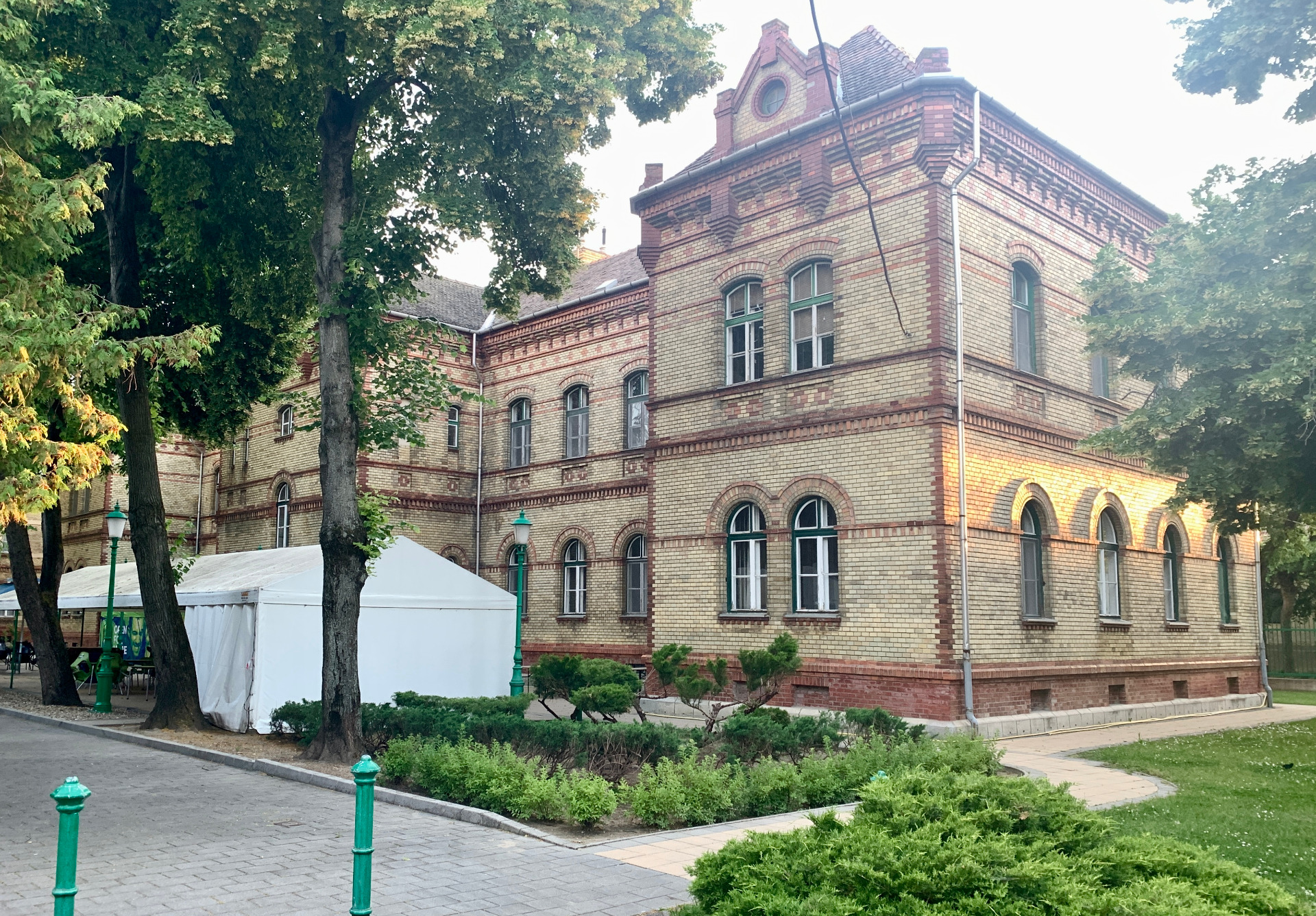 AZ EGYKORI UTÁSZLAKTANYA (MA AZ SZTE JGYPK TESTNEVELÉS- ÉS SPORTTUDOMÁNYI INTÉZETE)