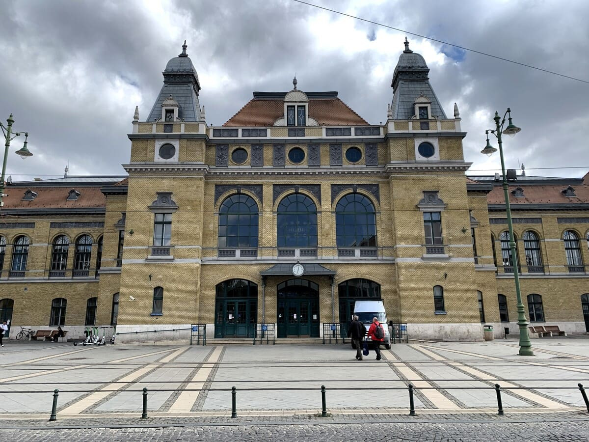 SZEGED PÁLYAUDVAR ÉS AZ ITT MŰKÖDŐ BETEGNYUGVÓ