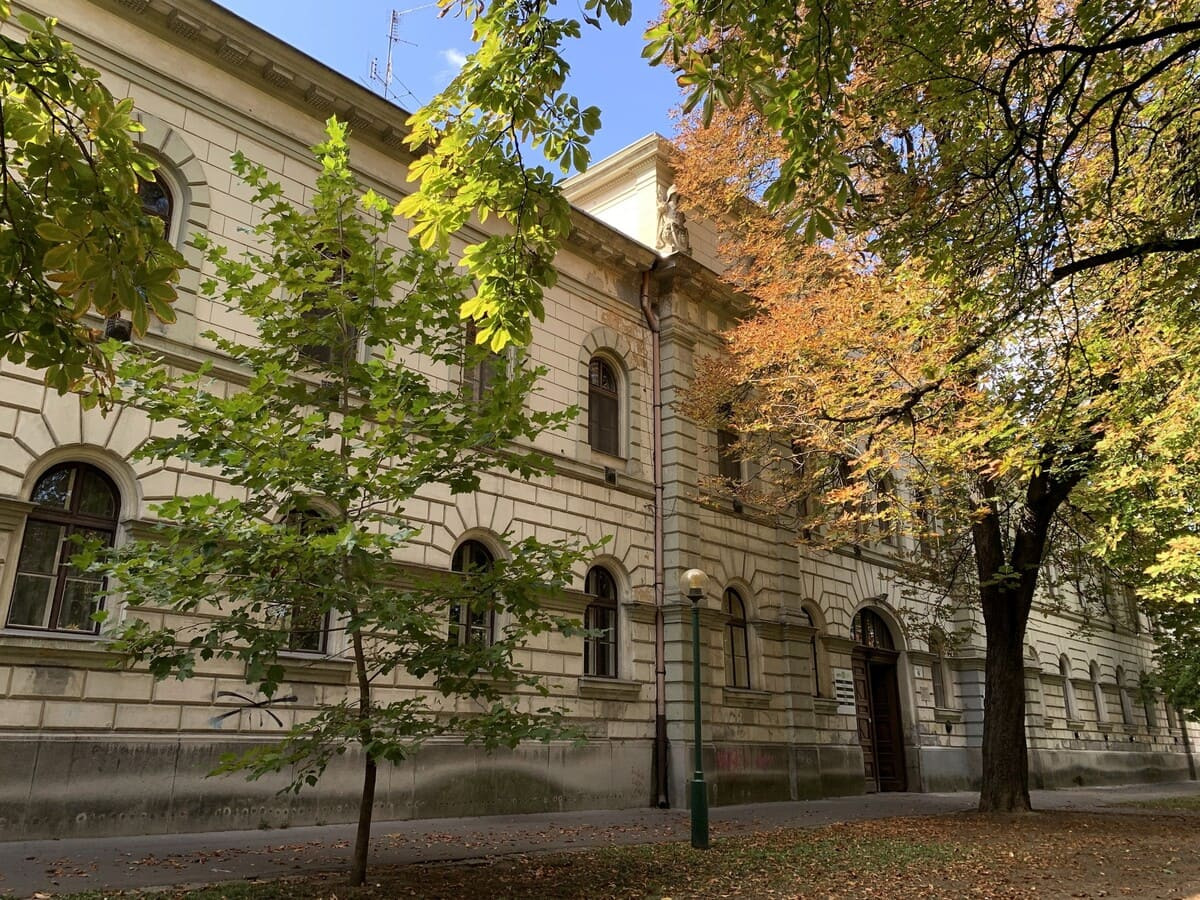 A MAGYAR KIRÁLYI 5. HONVÉD GYALOGEZRED ÉS LAKTANYÁJA SZEGEDEN